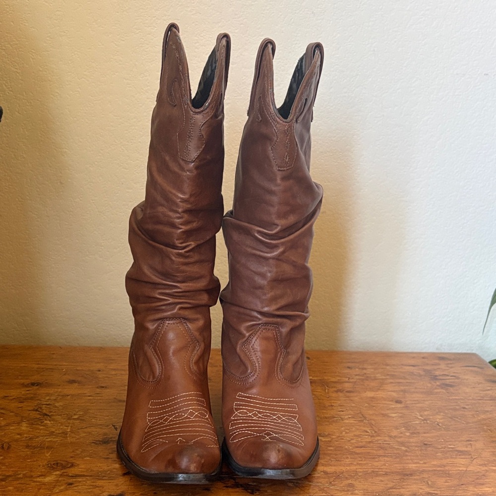 Stylish cowboy Boots